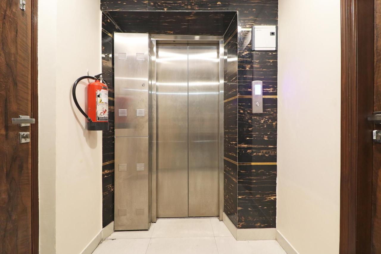 โอโย 64916 มณนาฏ เรซิเดนซี Hotel นิวเดลี ภายนอก รูปภาพ
