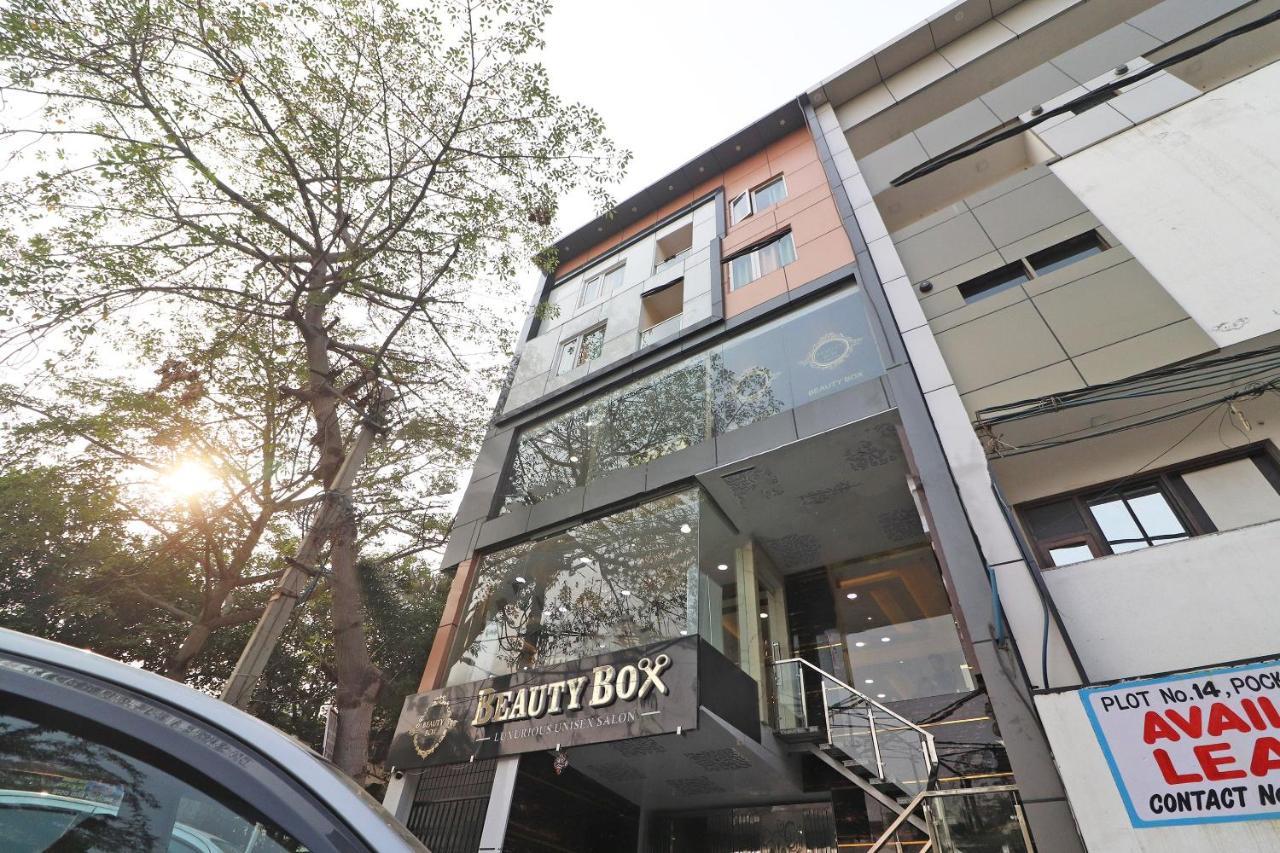 โอโย 64916 มณนาฏ เรซิเดนซี Hotel นิวเดลี ภายนอก รูปภาพ