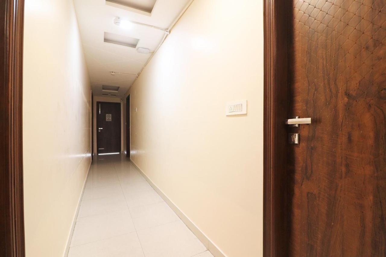 โอโย 64916 มณนาฏ เรซิเดนซี Hotel นิวเดลี ภายนอก รูปภาพ