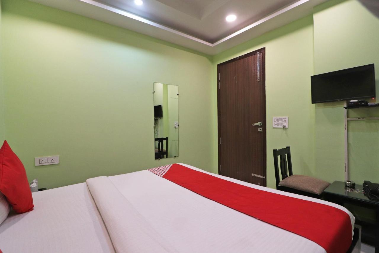 โอโย 64916 มณนาฏ เรซิเดนซี Hotel นิวเดลี ภายนอก รูปภาพ