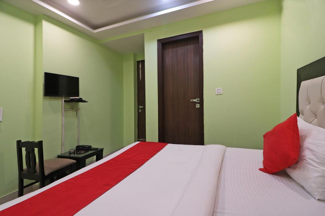 โอโย 64916 มณนาฏ เรซิเดนซี Hotel นิวเดลี ภายนอก รูปภาพ