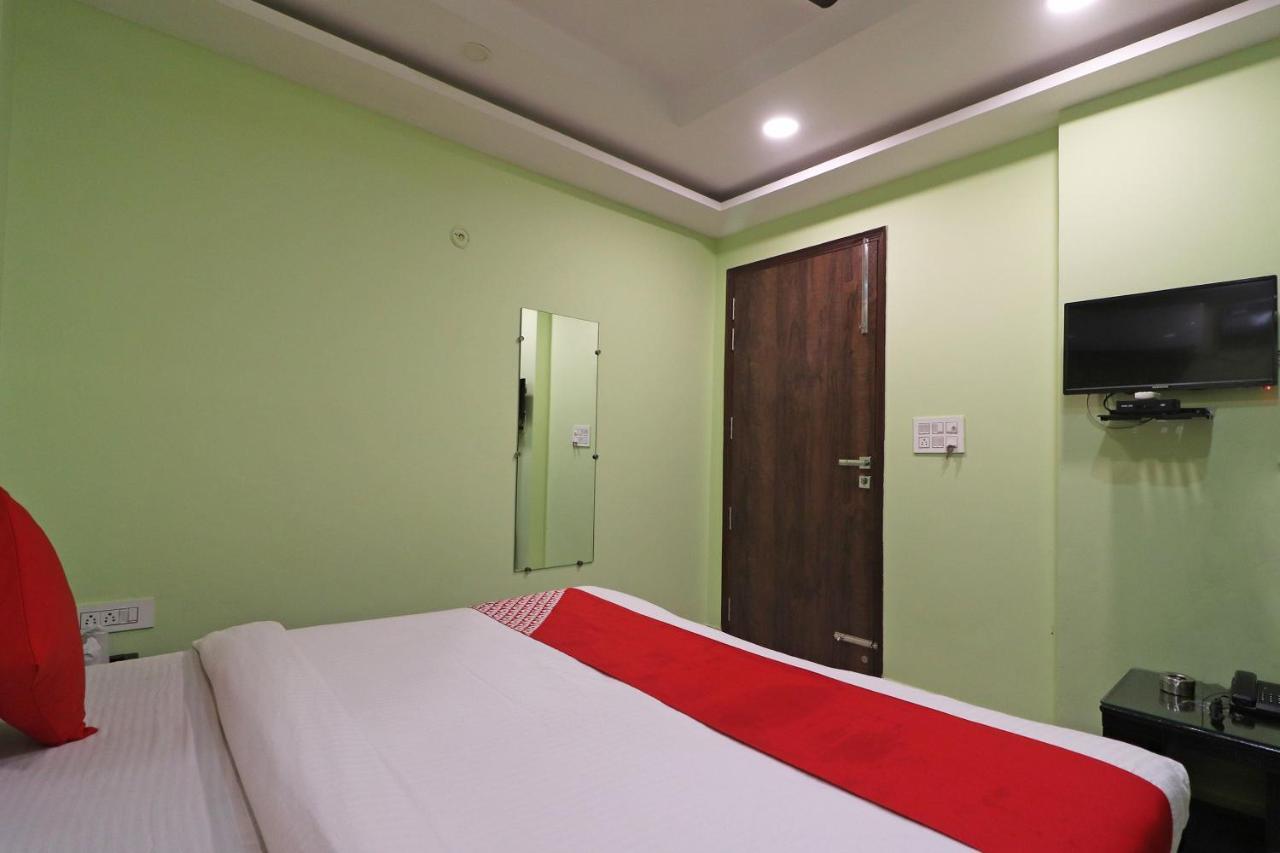 โอโย 64916 มณนาฏ เรซิเดนซี Hotel นิวเดลี ภายนอก รูปภาพ